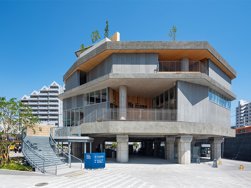 【特別ワークショップ】神戸市立垂水図書館 植物図鑑をひらく屋上 — 屋上庭園の植物に名札をつけよう