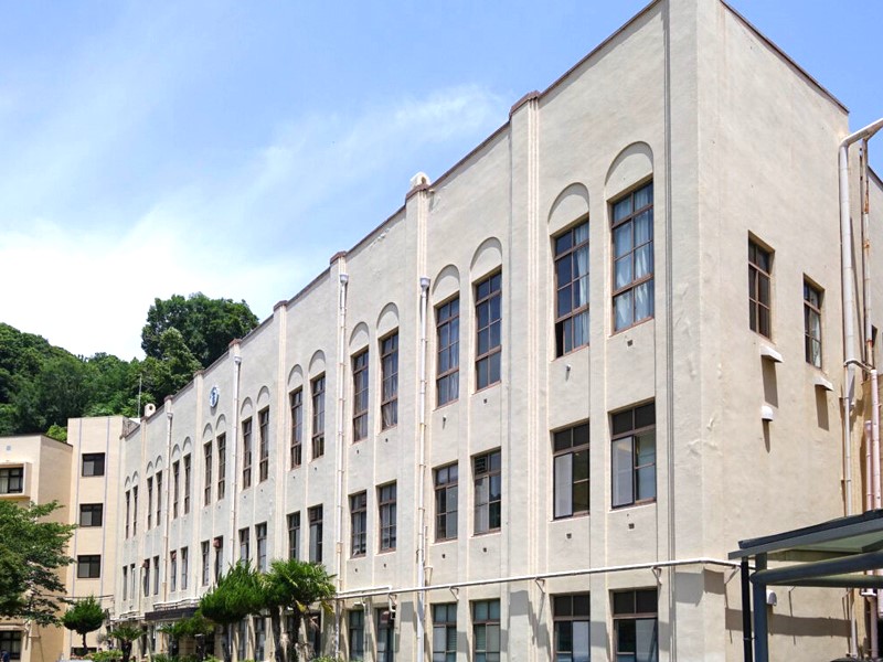 【神戸山手グローバル中学校高等学校】アールデコが美しい伝統校を特別見学、生徒のみなさんがご案内