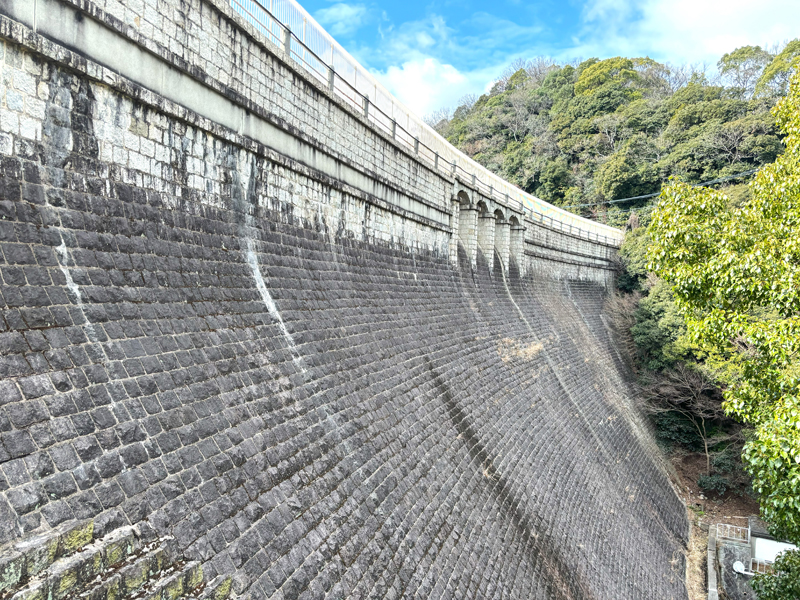 【烏原貯水池＆湊川隧道】日本最古級ダム＆巨大トンネルへ潜入、明治神戸の三大土木遺産へ